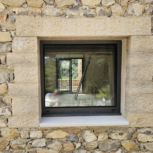 Fenêtre en aluminium, 1 vantail, oscillo-battante, de couleur gris 2900 sablé1_151524